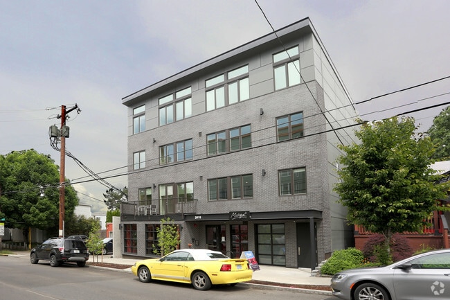 Building Photo - Margot01