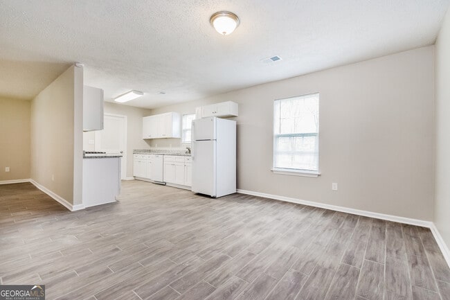 Photo - 354 McArthur Dr