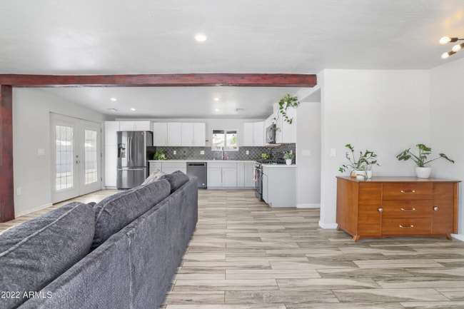 Photo - 1319 E Orangewood Ave