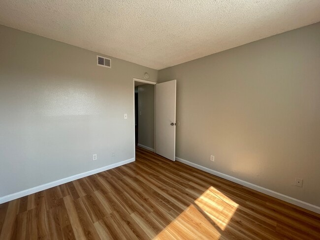 Villa Monterey Apartments