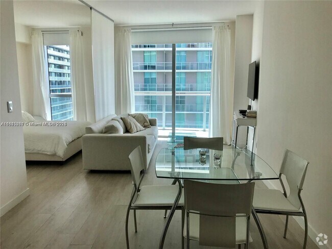 Building Photo - 1100S S Miami Ave Unit 2706 Rental