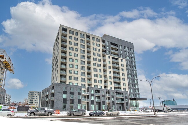 Building Photo - 3000 Boul Thimens Unit 103