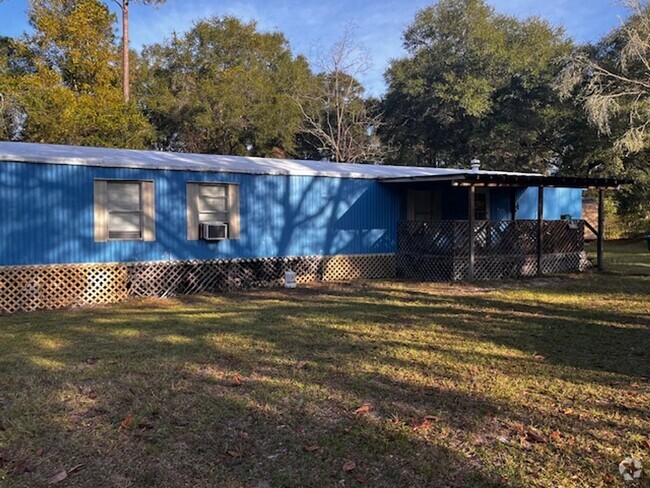 Building Photo - 2 Bedroom 2 Bath Single wide Mobile Home