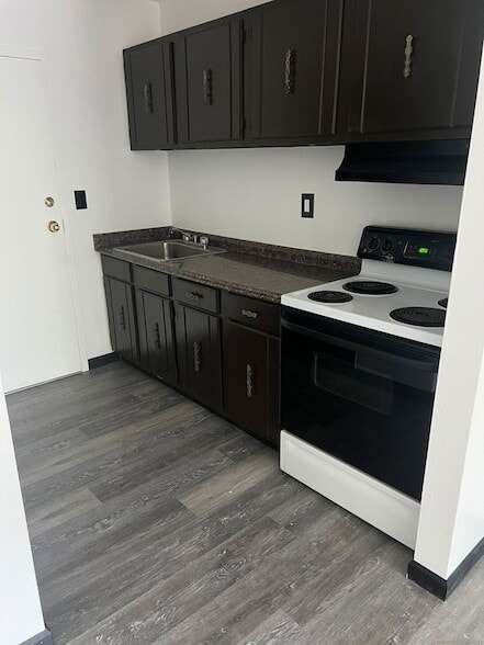 Photo - 1660 E Main St