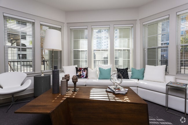 2BD, 2BA - 1306 SF