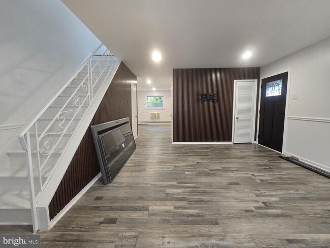 Photo - 15057 London Rd