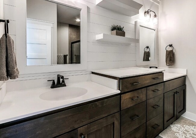 Photo - 2735 Danbury Rd