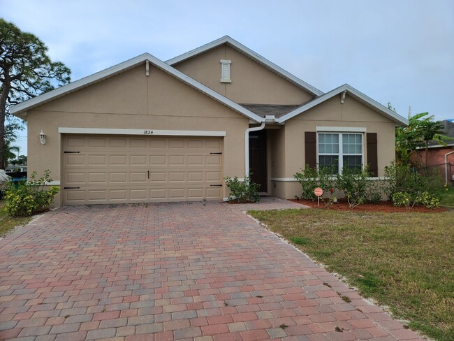 Photo - 1824 SW 38th Terrace House
