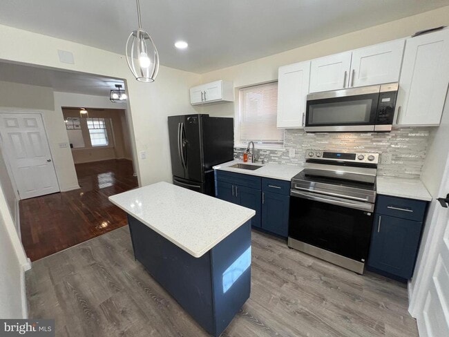 Photo - 254 W Sheldon St