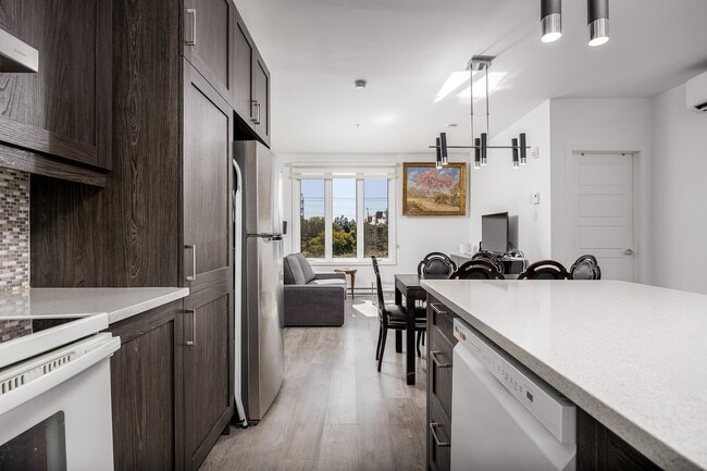 Photo - 79 Elm Ave Unité 201