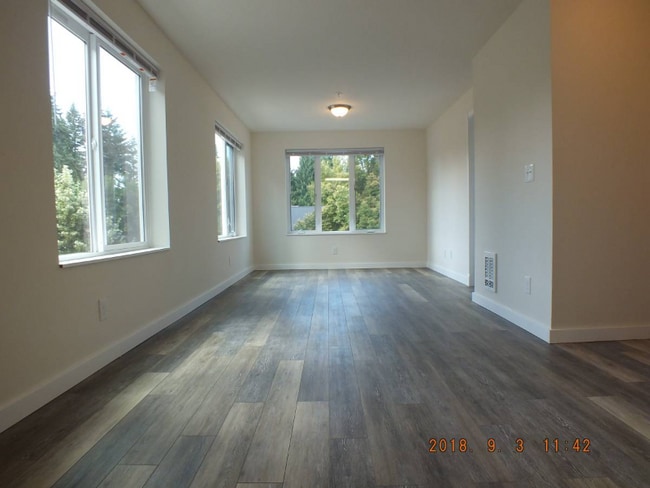 Building Photo - 12544 15th Ave NE Rental
