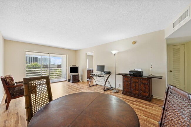 Photo - 1638 Embassy Dr Unit 410