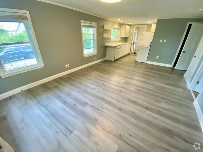 Building Photo - 1106 Highland Ave Unit 2 Rental