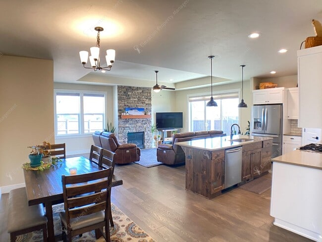 Photo - **Unfurnished** Single-level 3 BR-2BA Home with Mountain Views