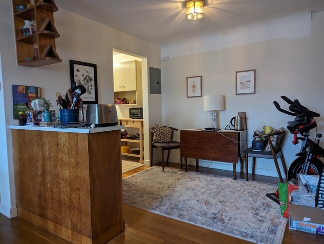 Photo - 8 Commonwealth Ct