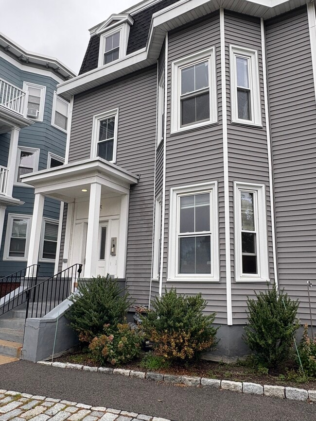 Building Photo - 755 Somerville Ave Unit 755 Somerville Ave 2