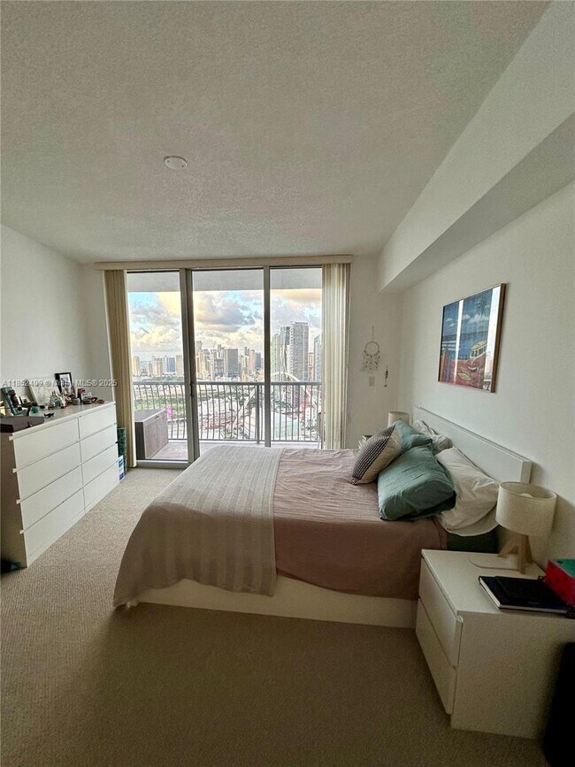 Building Photo - 1750 N Bayshore Dr Unit 4712 Rental