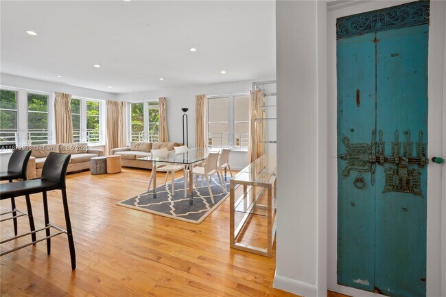 Photo - 1018 Meridian Ave Unit 5