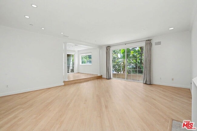 Photo - 1830 Pelham Ave