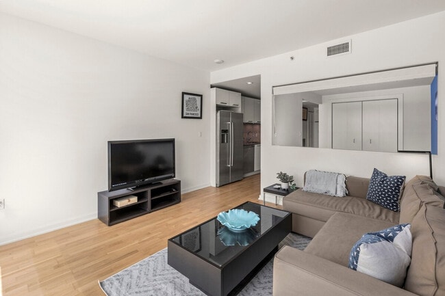 Photo - 666 Folsom St Unidad ID1264183P