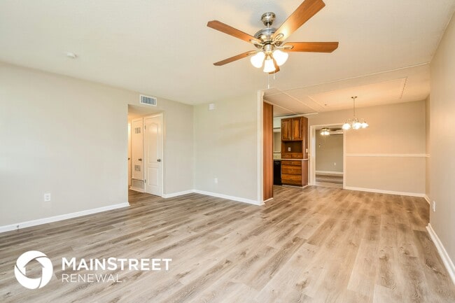 Photo - 6035 Slade Rd