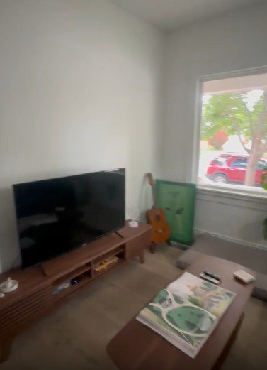 Photo - 366 E Hubbard Ave