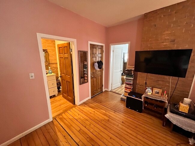 Photo - 115 Elm St Unit 1