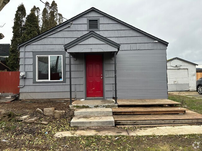 Building Photo - 2 Bedroom 1 Bath House in SE Portland!