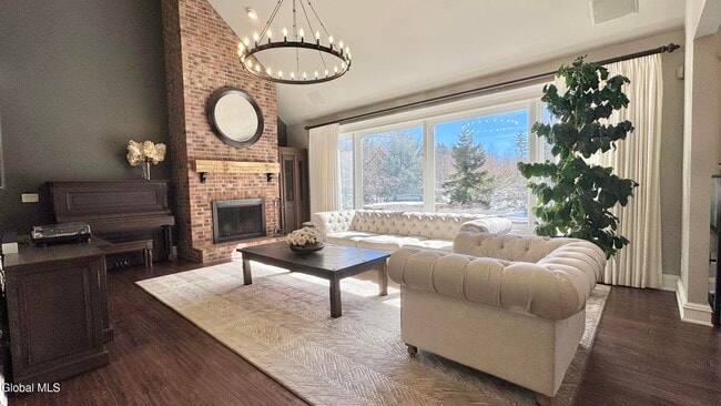 Photo - 9 Oakbrook Blvd