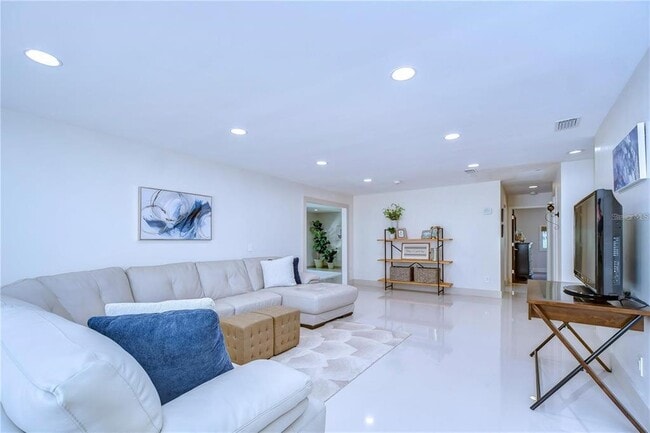 Photo - 103 Belle Isle Ave