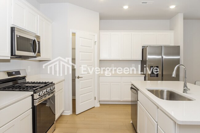 Photo - 160 Fenwick Pl