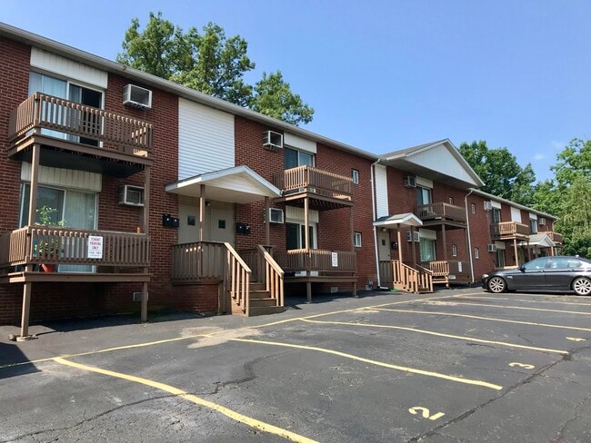 Photo - 1300 W State St Apartment