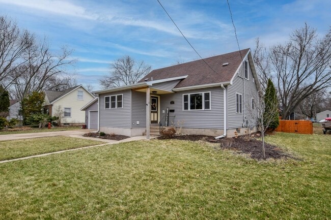 Photo - 7227 Maywood Ave House