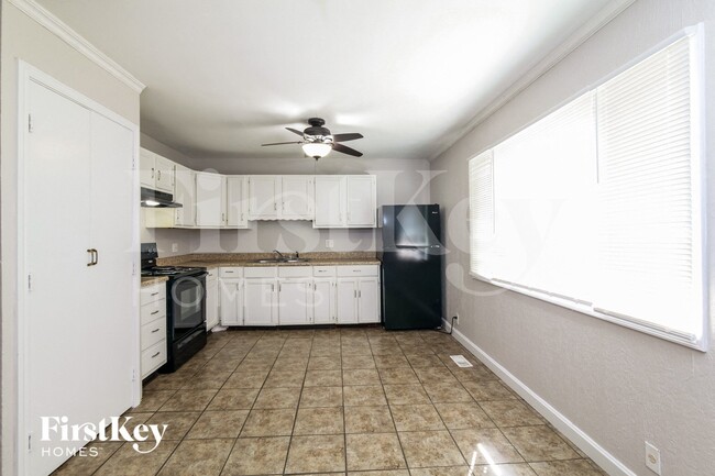 Photo - 6107 E 152nd St