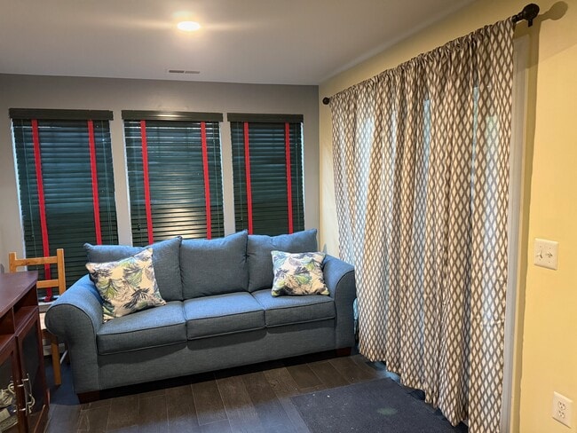 Sofa - 246 Arcadia Shores Cir Unit Garden Suite at Arcadia