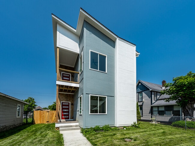 Photo - 1026 St Peter St