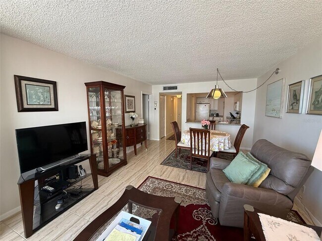 6279 Sun Blvd Unit 403