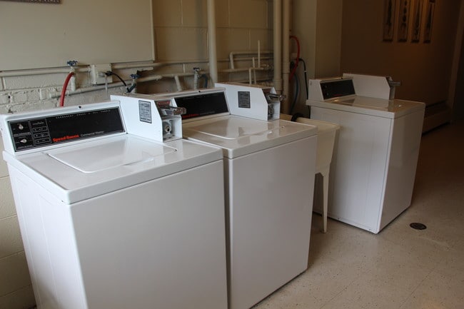 Photo - Oak Lawn Apartments