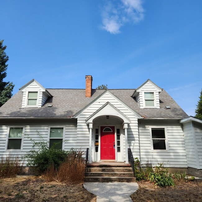 Building Photo - 814 6th St Rental