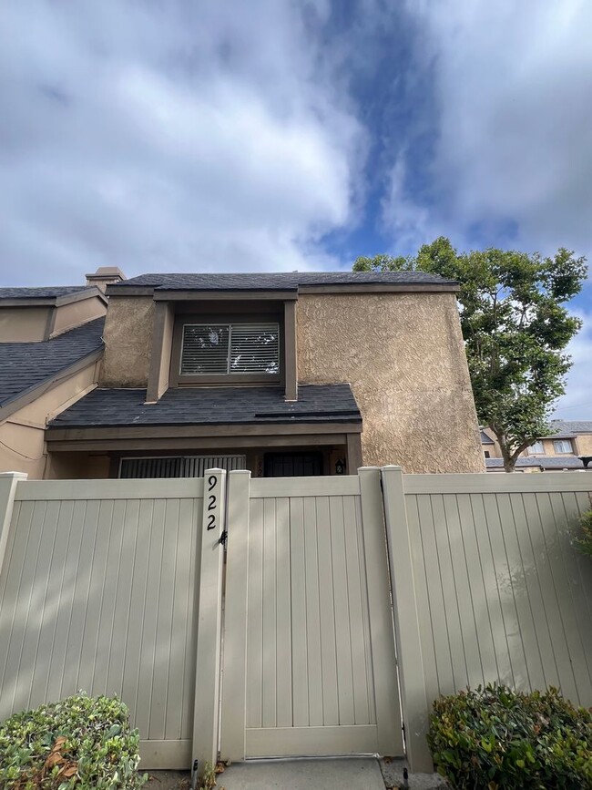 Beautiful 3 Bedroom / 2.5 Bath Town Home i... - Beautiful 3 Bedroom / 2.5 Bath Town Home i...