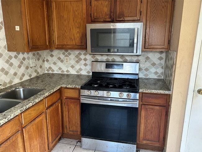 Photo - 1154 W Brompton Dr