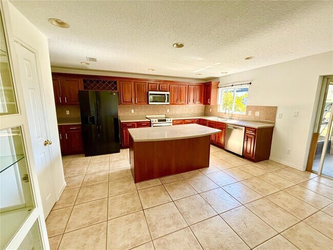 Photo - 10812 Tilston Point