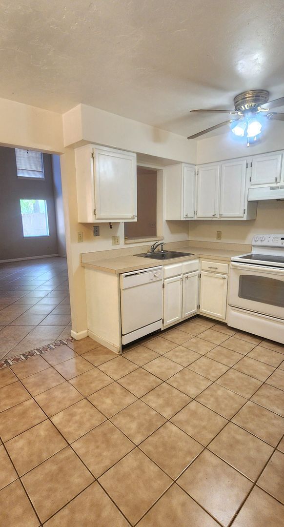Photo - 4BR/2.5BA Home in Desirable Northridge Com...