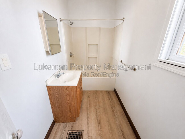 Photo - 617 Forest St