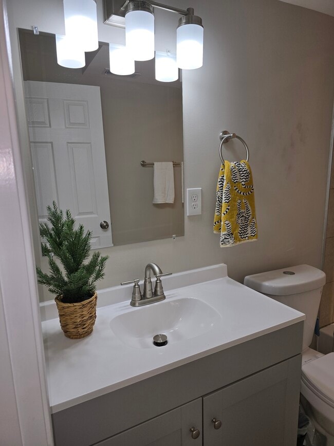 Photo - 2424 Linden Ave Unit 100