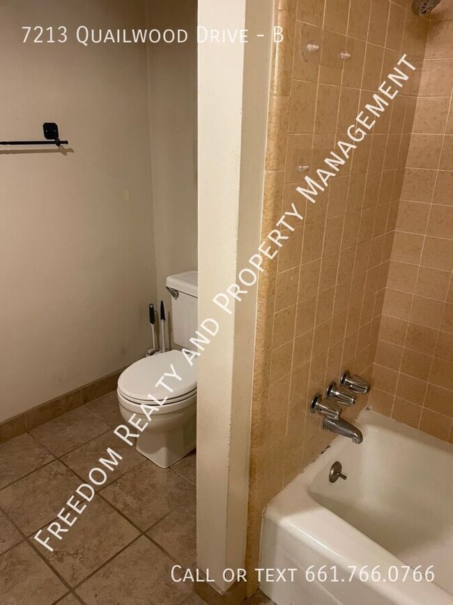 Photo - 7213 Quailwood Dr Unit B