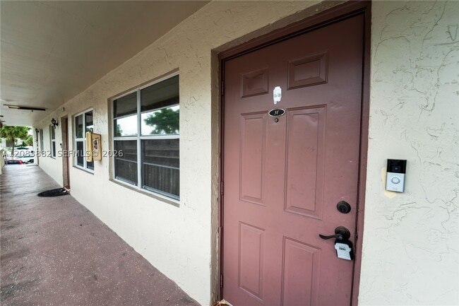 Building Photo - 3777 NW 78th Ave Unit 3F