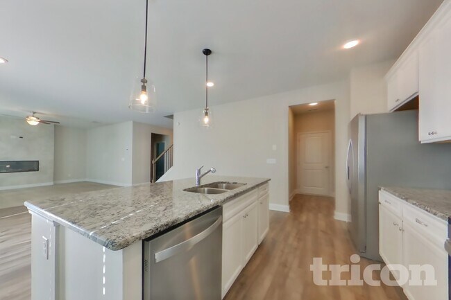 Photo - 83 Leyland Ct