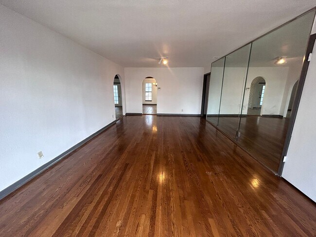 Photo - 571 Byrnes Dr