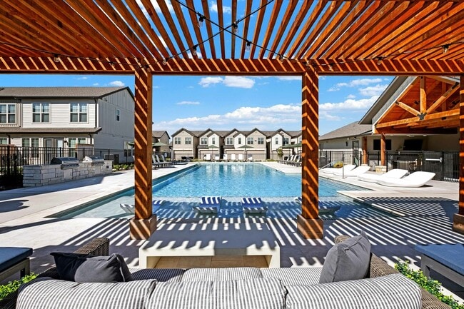 Caliza at the Loop - Caliza at the Loop Townhomes